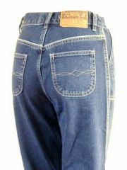 Damen Jeanshose blau W28 L32 mit leichtem Schlag