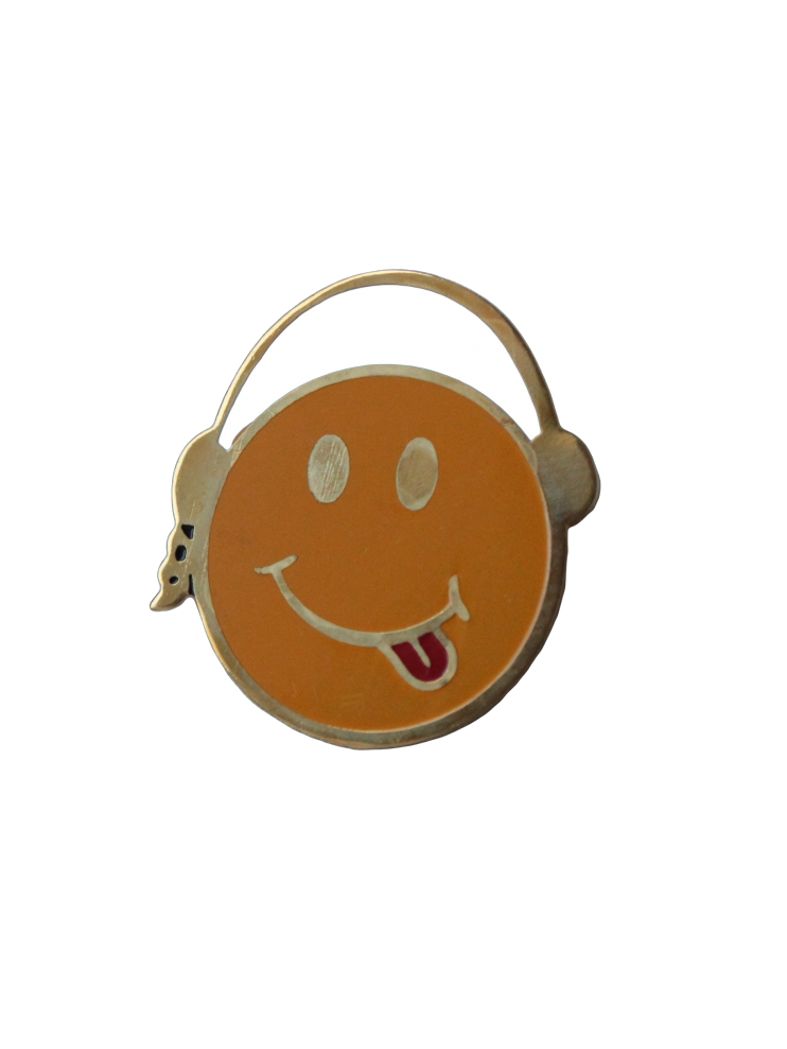 Anstecker Pin Smiley mit Kopfhörer