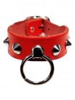 Leder Armband Spitznieten 1 reihig rot mit Ring