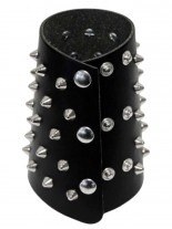 Leder Armband mit 52 Spitznieten