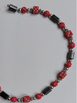 Magnet Kette Armband rot mit Würfeln